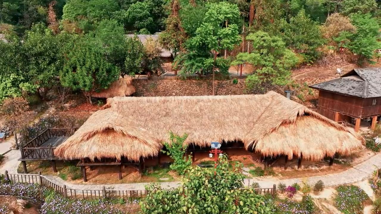 The distinctive architecture of the Lahu people