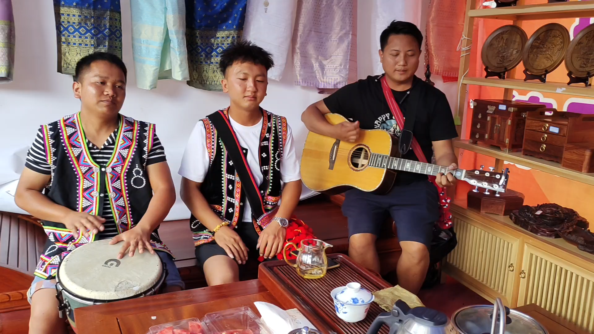 ၂၀၂၃ ခုနှစ်ကန်မာခရိုင်​၏ စပါးပျိုးပင်ပွဲကျင်းပနေ လားဟူလူမျိုးများ ပျော်ရွင်စွာ ဆိုနေတယ်။