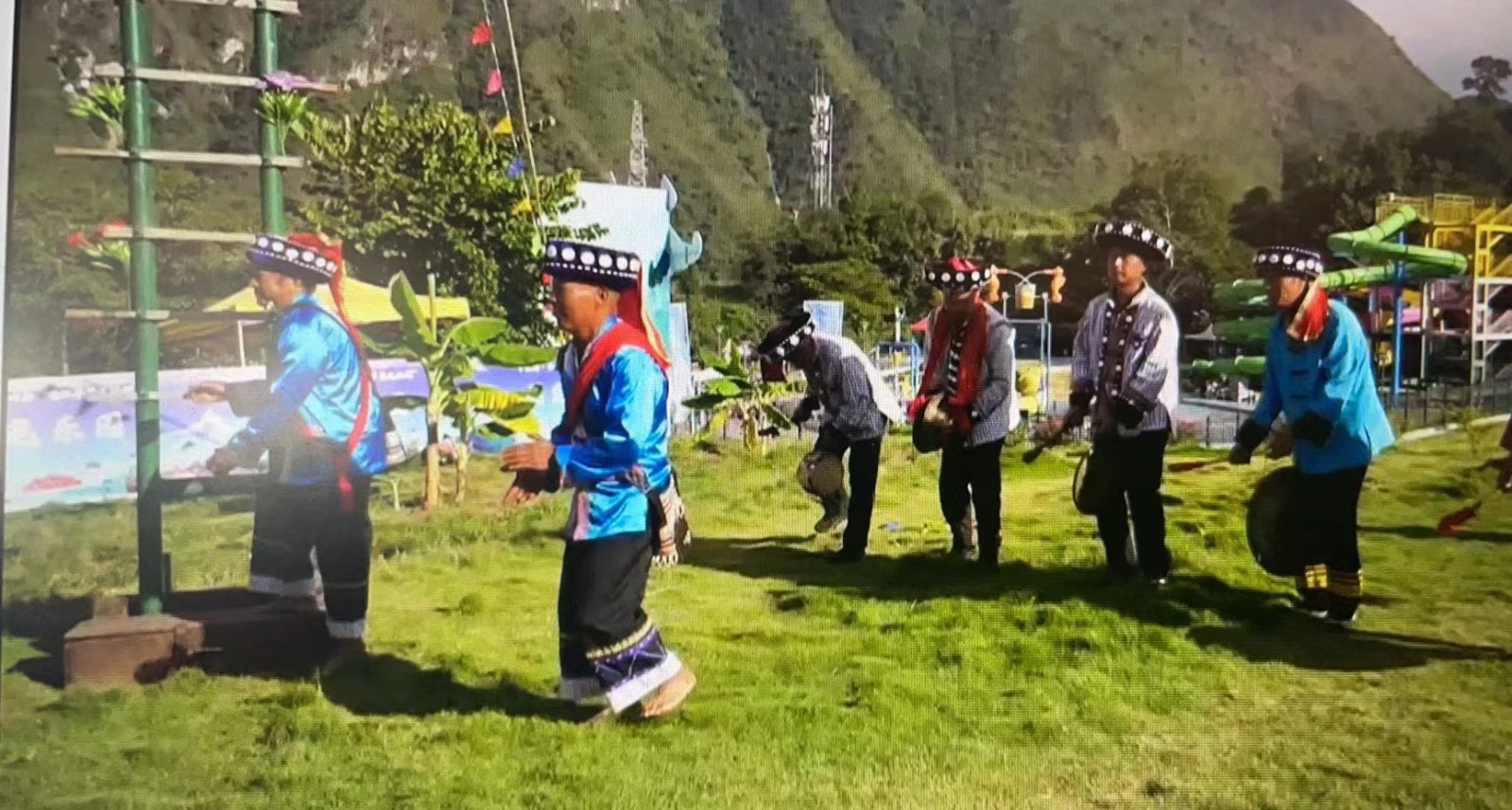 လီဆူလူမျိုးရဲ့ယဉ်ကျေးမှုကို သွားကြည့်လိုက်ပါ။