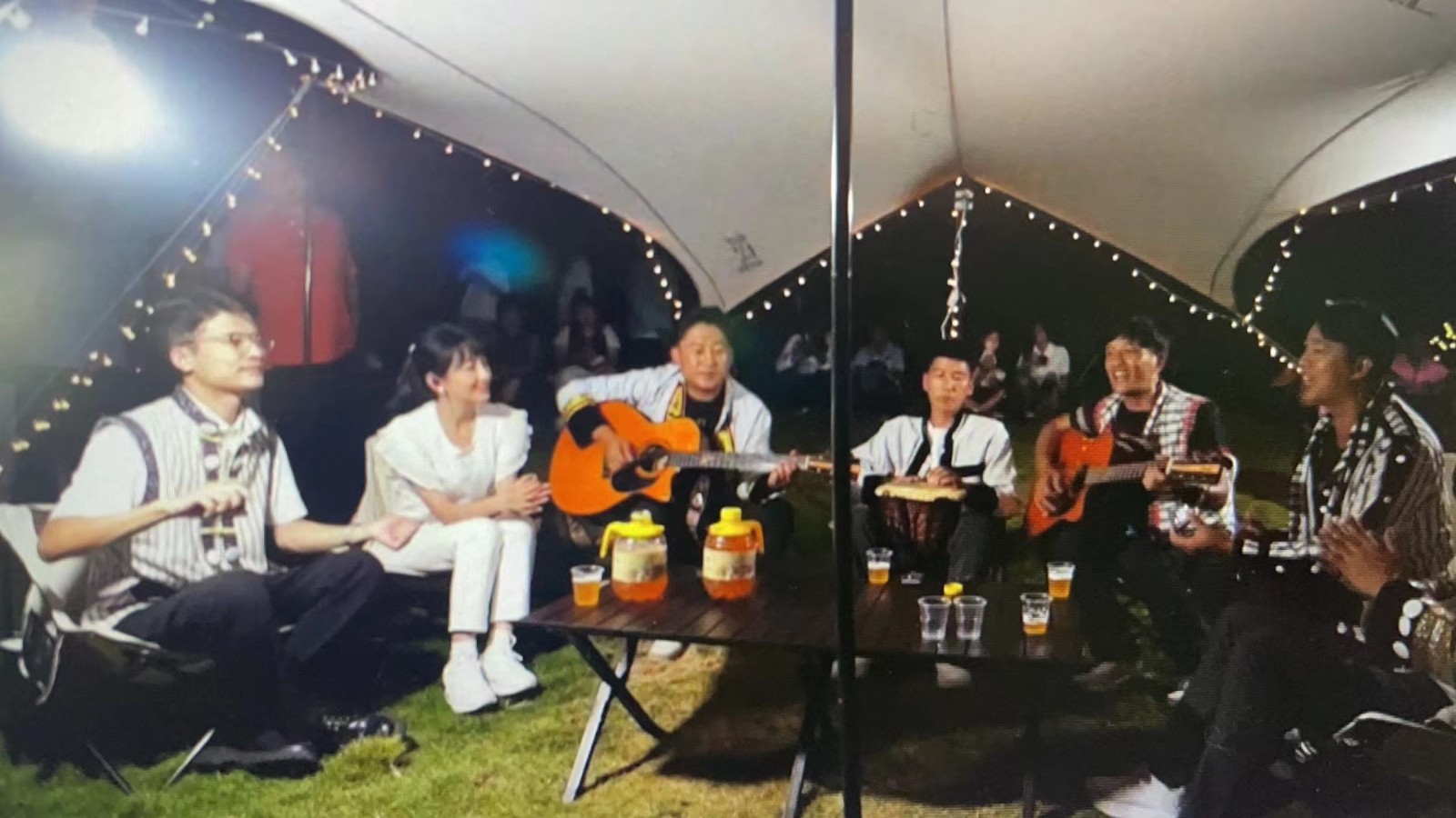 နုနုရီနဲ့အတူ သွားကြည့်လိုက်ပါ၊ပျော်စရာကောင်းတယ်။