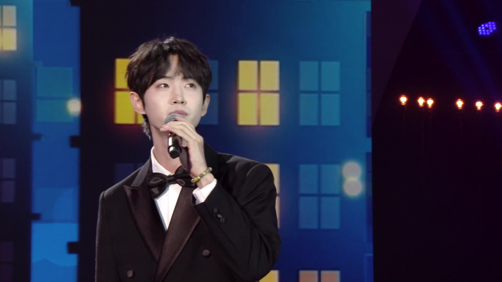 စိတ်ပိုင်းဆိုင်ရာခံစားချက်တွေပိတ်မိနေလျှင် လွတ်မြောက်ဖို့ နည်းလမ်းမရှိတာကြောင့် ခံစားချက်တွေကို ရှင်းထုတ်ပြီး သင့်ကိုယ်သင် ပြန်လည်ရရှိဖို့ လူငယ်အဆိုတော်ဟွမ်ရှင်းချွန်က 