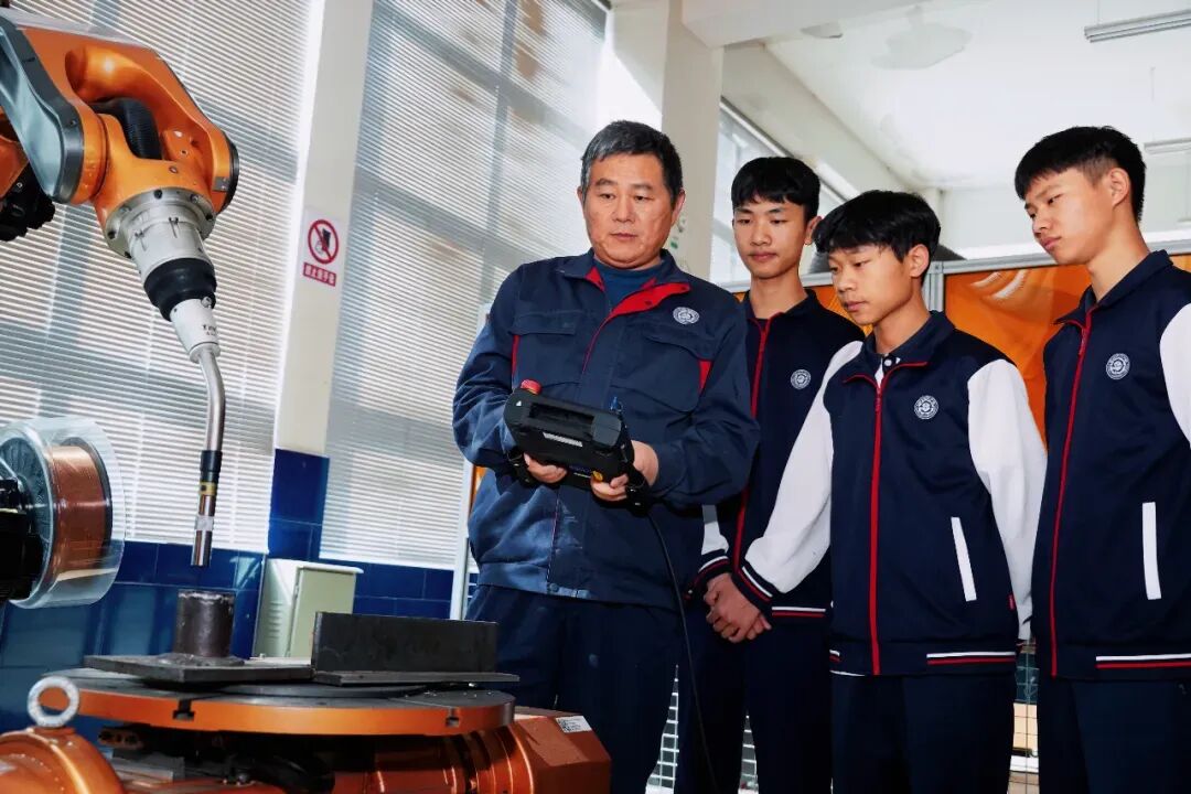 校企合作.jpg